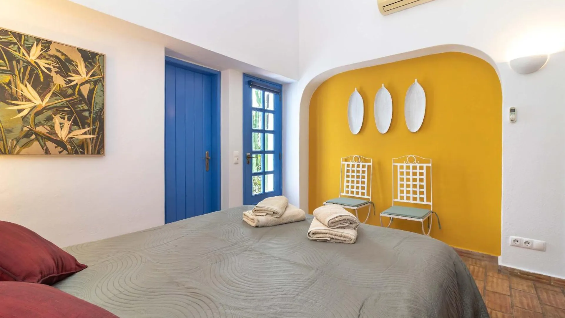 Villa Oasis Hidden Gem Heart Of Village Pool Courtyard Carvoeiro  Carvoeiro (Lagoa)